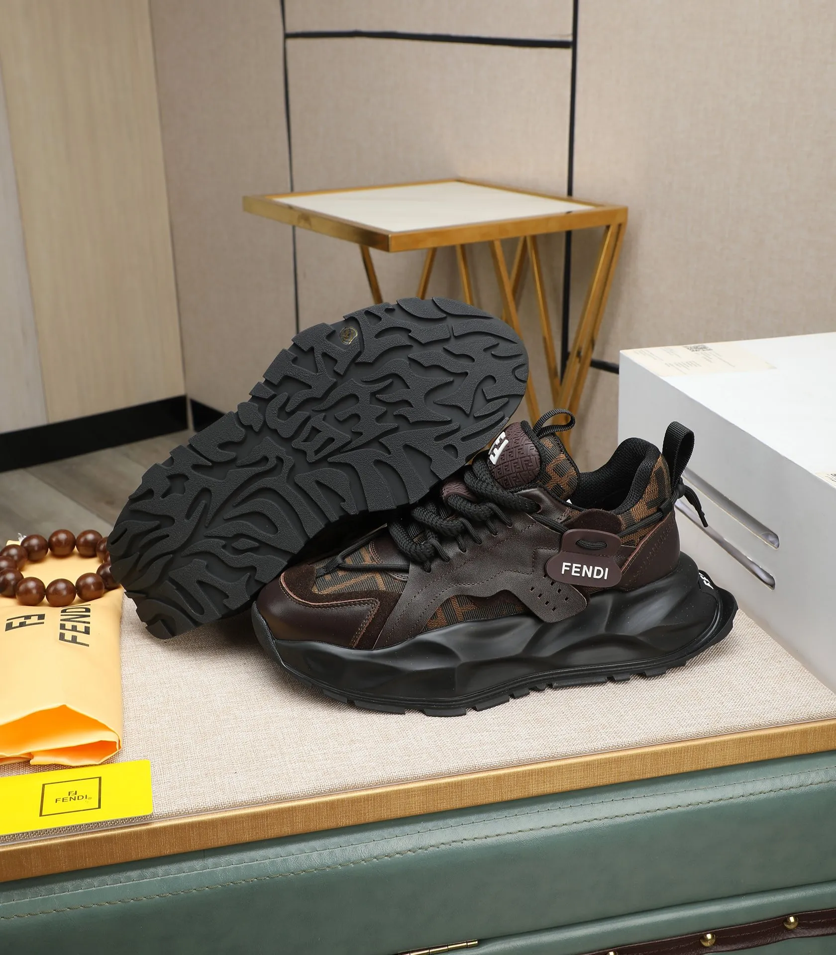 Men's clothing and shoes 💰580 🕷🕷【FENDI】FENDI fashionable casual men's shoes🇨🇳Original official website 1:1 model opening, new models are available first💯Not high-profile but avant-garde, simple, low-key and fashionable, super versatile style🌿Made of original cowhide➕Pigskin lining🎋The version is comfortable on the feet, so rigorous for any small place, first-class workmanship🍍38-44 Large quantities in stock